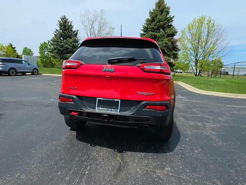 Firecracker Red Clearcoat 2017 Jeep Cherokee Trailhawk