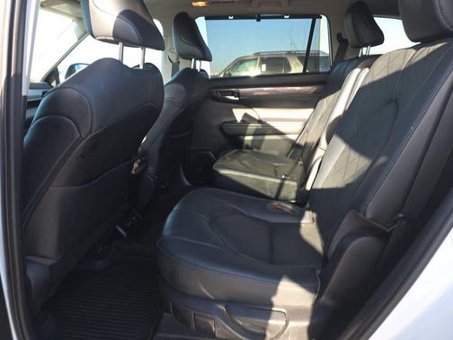 Blizzard Pearl 2021 Toyota Highlander Platinum
