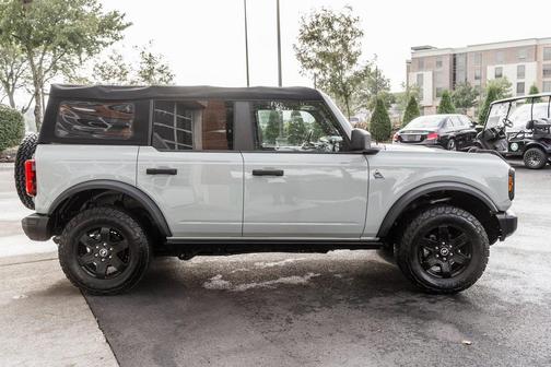 2022 Ford Bronco Black Diamond