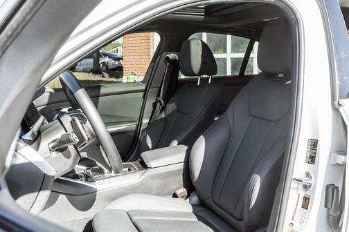 2021 BMW 330e Base