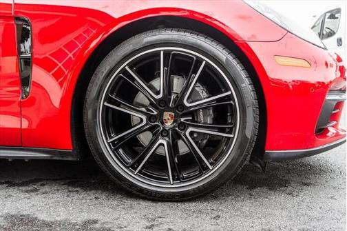 2019 Porsche Panamera 4