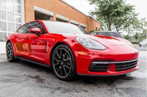 2019 Porsche Panamera 4