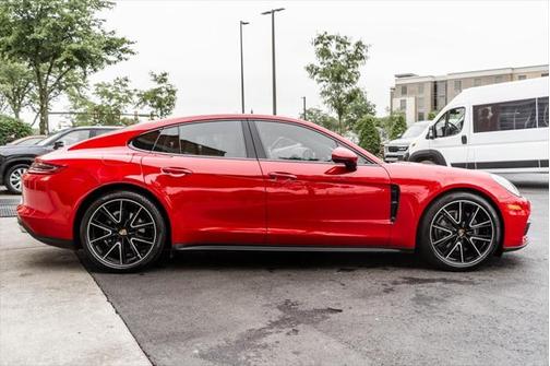 2019 Porsche Panamera 4