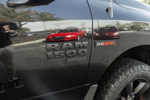 2019 RAM 1500 SLT