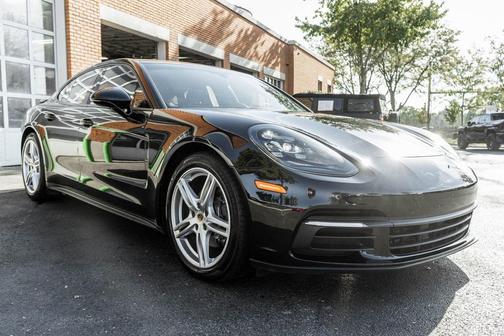 2018 Porsche Panamera 4