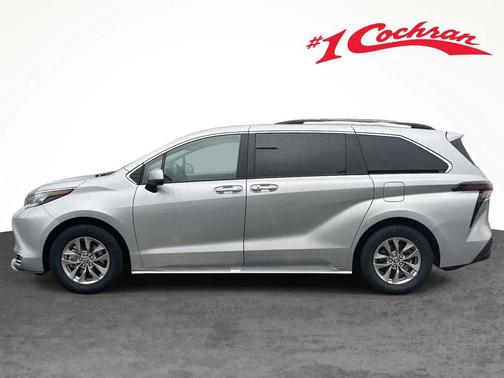 2024 Toyota Sienna XLE