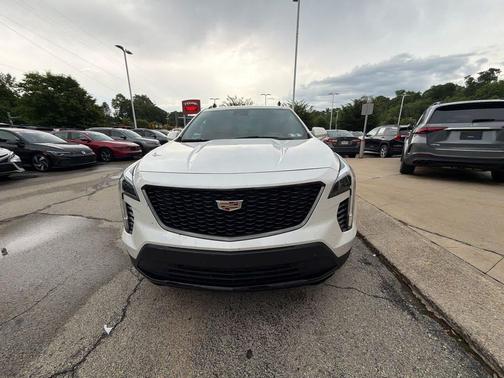 Crystal White Tricoat 2020 Cadillac XT4 Sport
