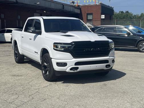 Bright White Clearcoat 2022 RAM 1500 Limited