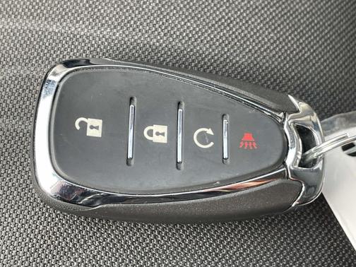 Midnight Blue Metallic 2022 Chevrolet Trax LT