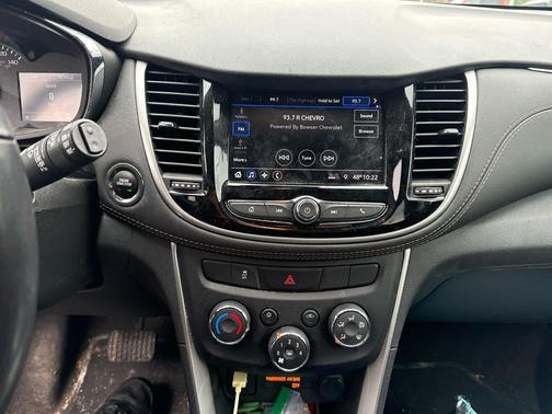 Midnight Blue Metallic 2022 Chevrolet Trax LT