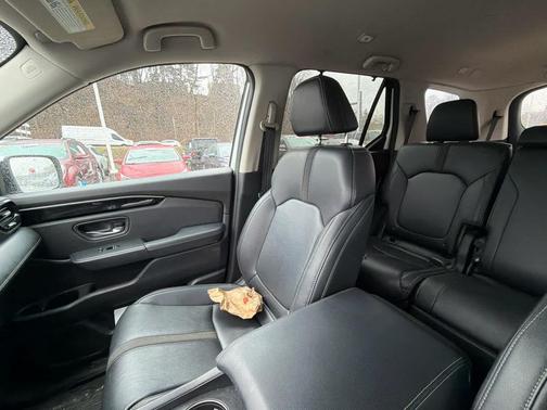 2023 Honda Pilot AWD EX-L 8 Passenger