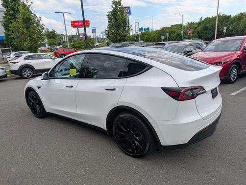 Pearl White Multi-Coat 2022 Tesla Model Y Long Range Dual Motor All-Wheel Drive