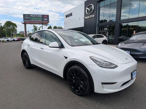 Pearl White Multi-Coat 2022 Tesla Model Y Long Range Dual Motor All-Wheel Drive