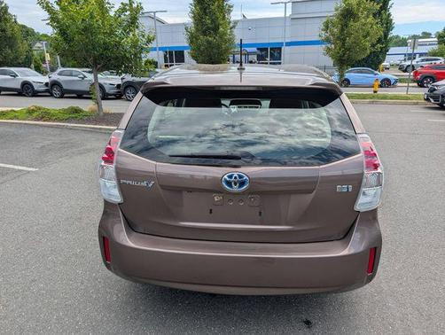 Toasted Walnut Pearl 2017 Toyota Prius v Two