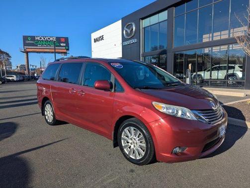 2017 Toyota Sienna XLE