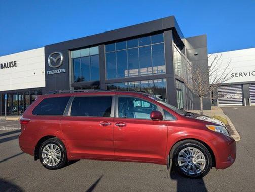 2017 Toyota Sienna XLE