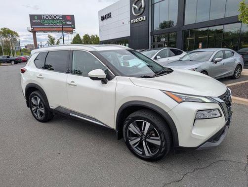 Pearl White Tricoat 2021 Nissan Rogue SL