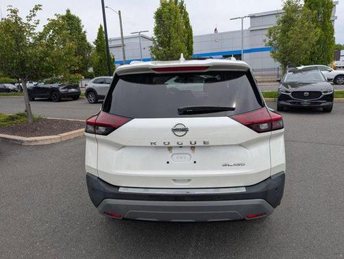 Pearl White Tricoat 2021 Nissan Rogue SL