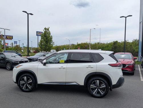 Pearl White Tricoat 2021 Nissan Rogue SL