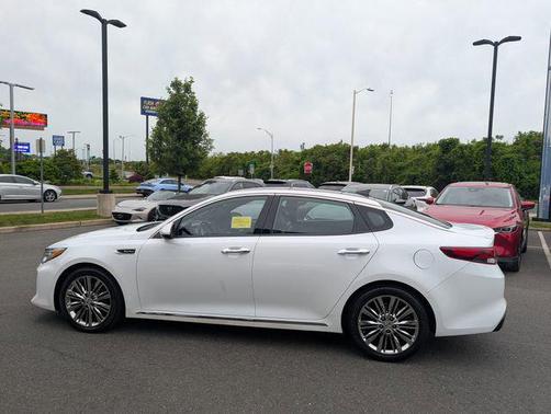 Snow White Pearl 2018 Kia Optima SX Turbo