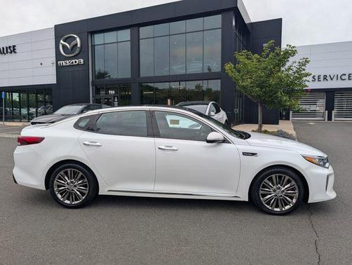 Snow White Pearl 2018 Kia Optima SX Turbo