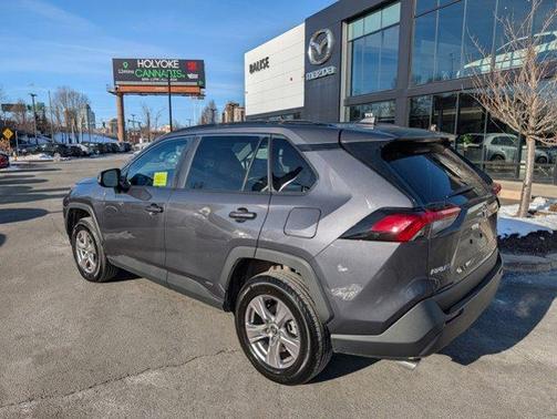 2025 Toyota RAV4 Hybrid XLE