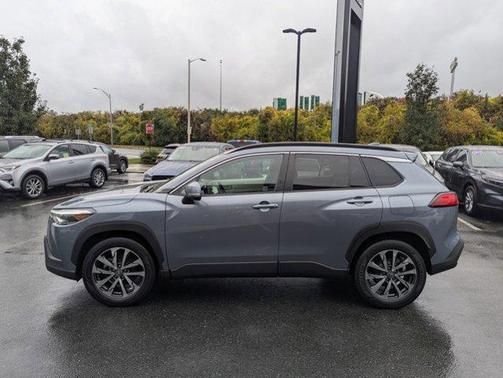 2022 Toyota Corolla Cross XLE