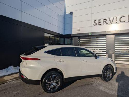 2022 Toyota Venza LE