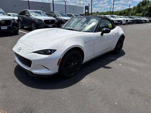 Snowflake White Pearl Mica 2026 Mazda MX-5 Miata Club