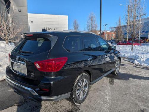 2019 Nissan Pathfinder SL