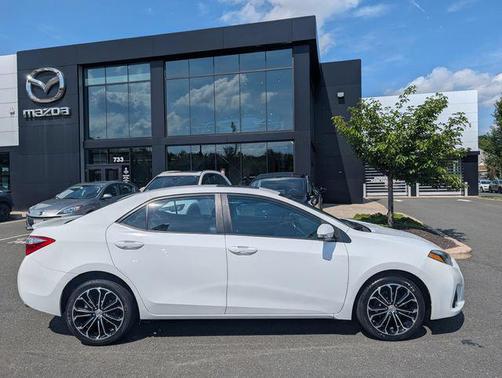 Super White 2016 Toyota Corolla S Plus