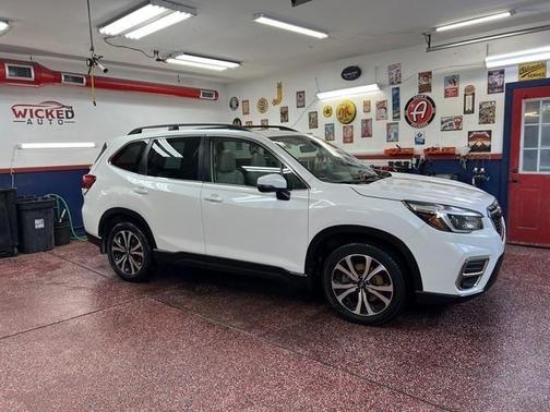 Crystal White Pearl 2021 Subaru Forester Limited