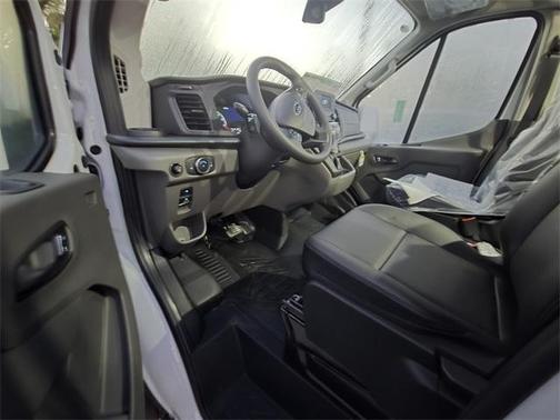 2025 Ford Transit-250 148 WB Medium Roof Cargo