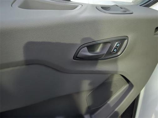 2025 Ford Transit-250 148 WB Medium Roof Cargo