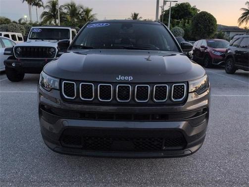 2023 Jeep Compass Latitude Lux