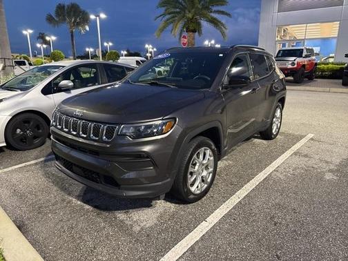 2023 Jeep Compass Latitude Lux