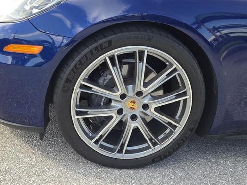 2020 Porsche Panamera 4