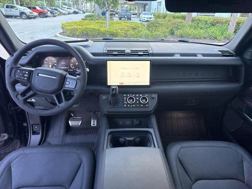 2024 Land Rover Defender P525 V8