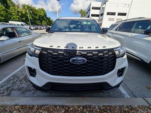 2025 Ford Explorer ST-Line