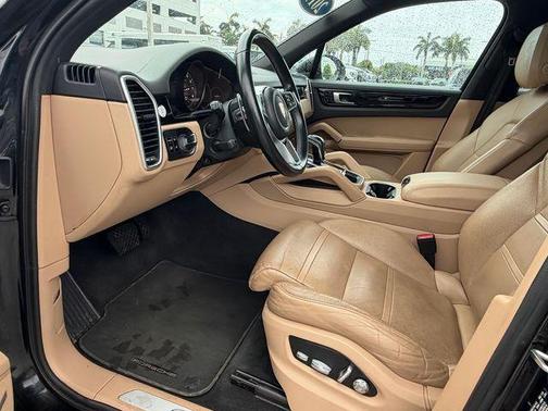 Black 2019 Porsche Cayenne Base