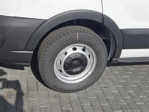 2025 Ford Transit-250 148 WB Medium Roof Cargo