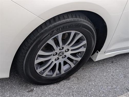 2020 Toyota Sienna XLE