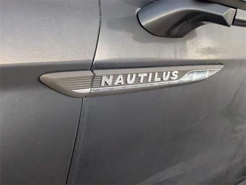2022 Lincoln Nautilus Standard