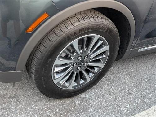 2022 Lincoln Nautilus Standard