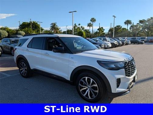 2025 Ford Explorer ST-Line