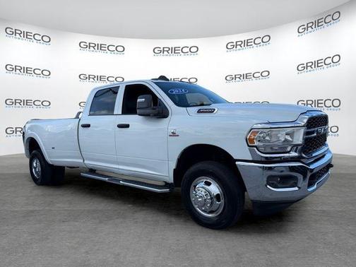 Bright White Clearcoat 2024 RAM 3500 Tradesman