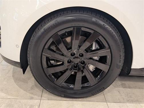 2025 Land Rover Range Rover P400 SE 7 Seat