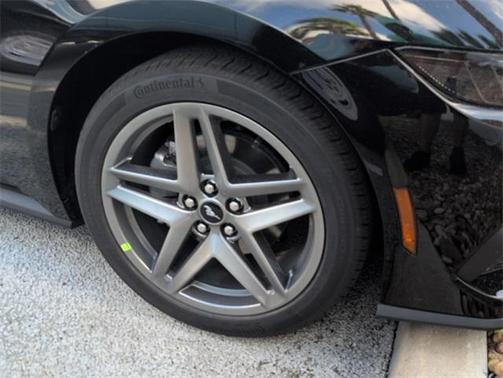 2025 Ford Mustang EcoBoost