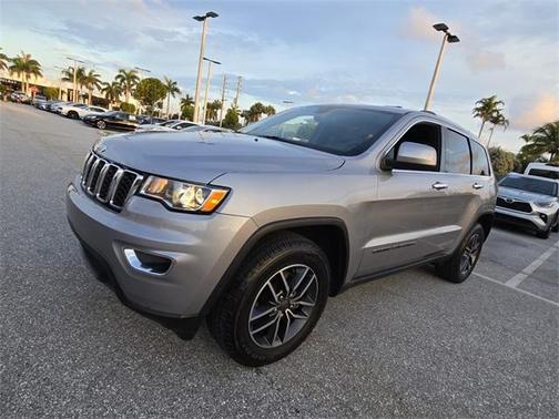 2019 Jeep Grand Cherokee Laredo E