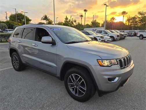2019 Jeep Grand Cherokee Laredo E